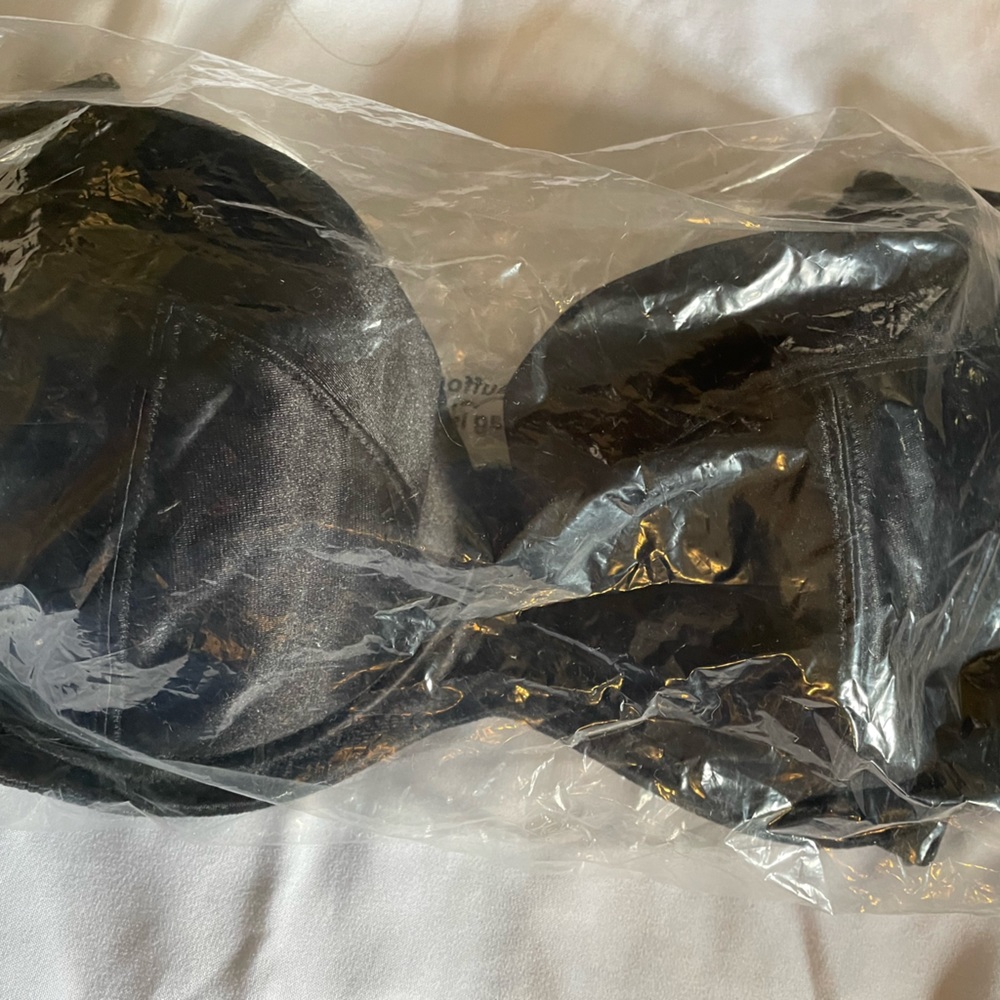 BNIB Fredericks of Hollywood Bra